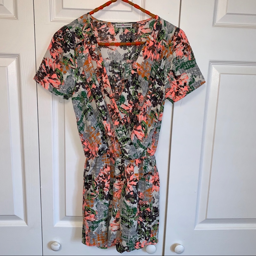 Dainty Hooligan Short Sleeve Romper Small